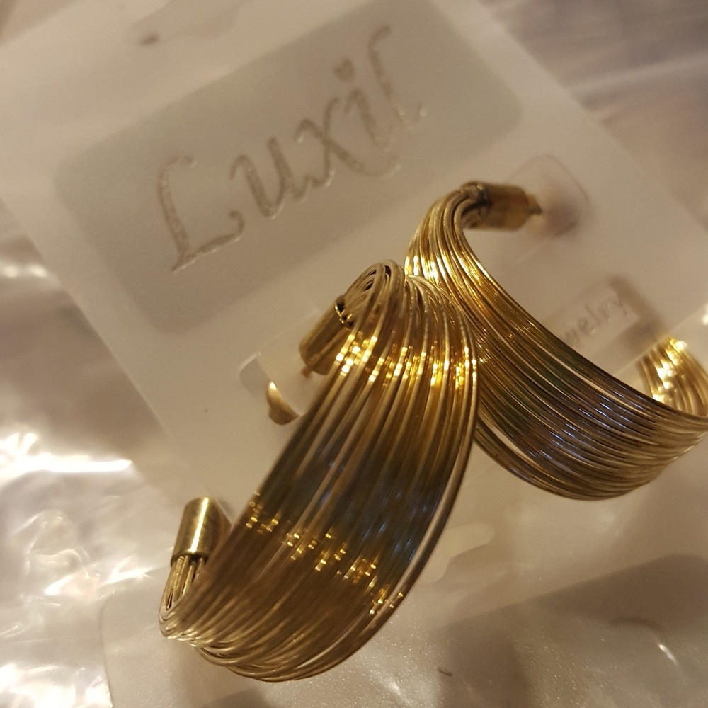 GOLD MULTI LAYER THICK HOOP FOR